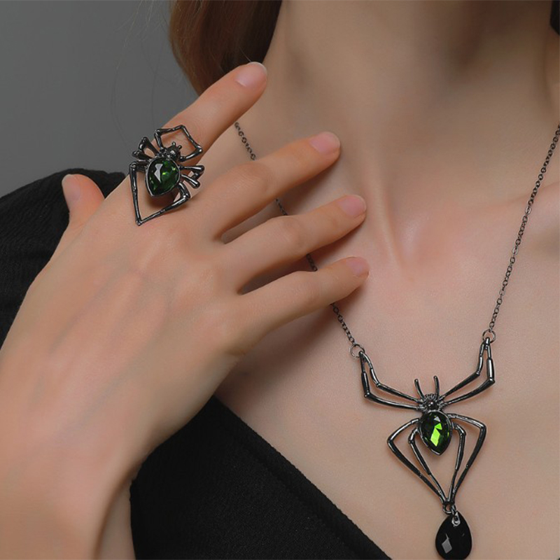 Halloween Spider Pendant Necklace — photo 5
