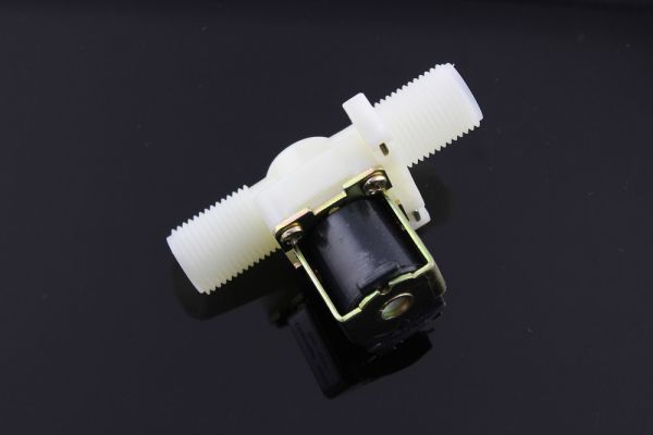 Plastic Water Solenoid Valve- 12V- 1/2" Nominal