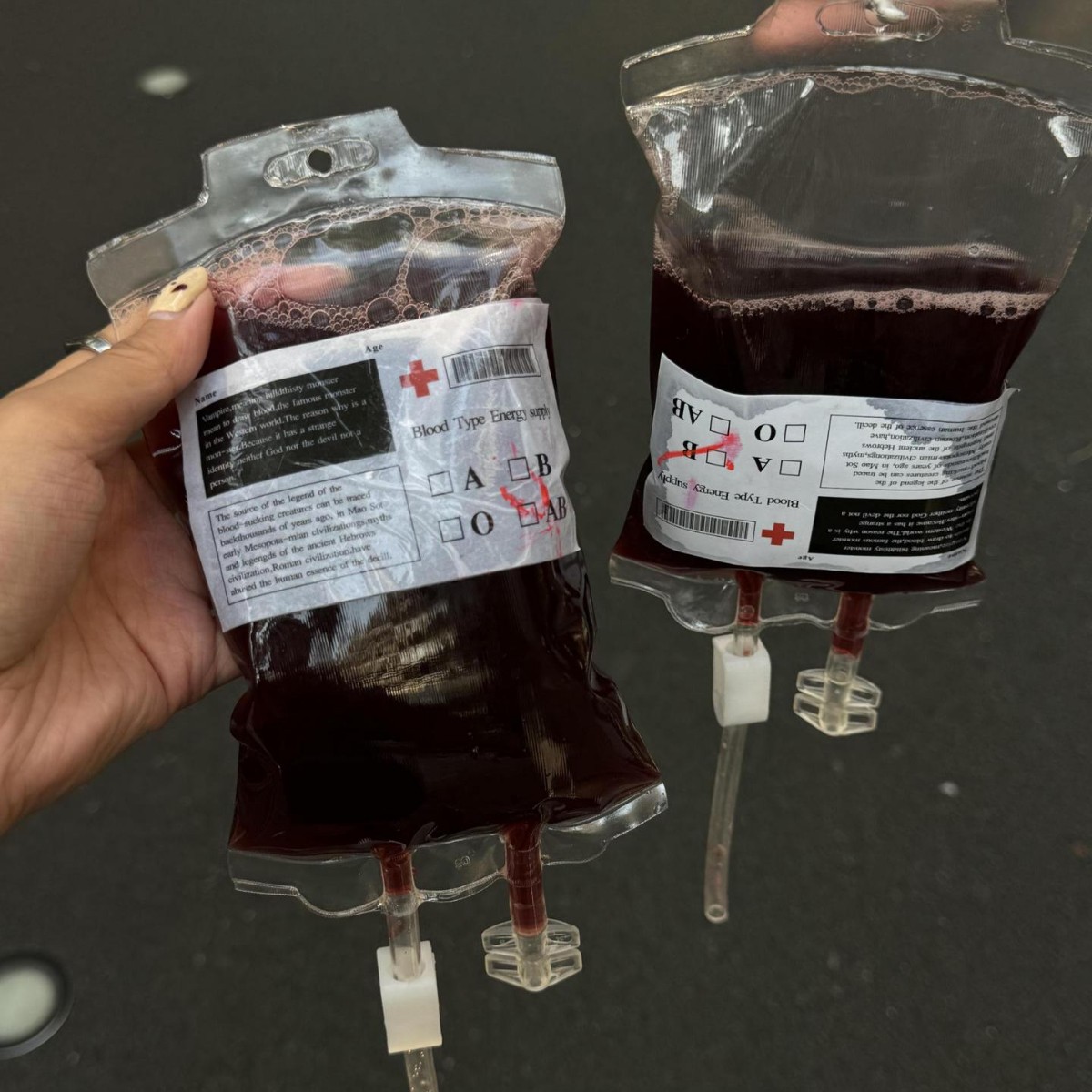 Blood Bag Drink Pouches - Halloween Cocktail Cups — photo 5
