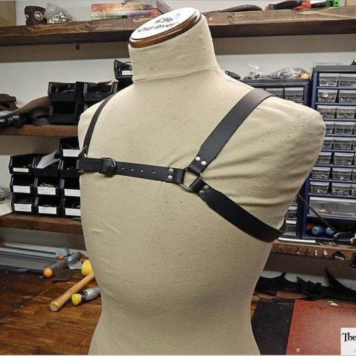 Medieval Warrior PU Leather Shoulder Armor — photo 4